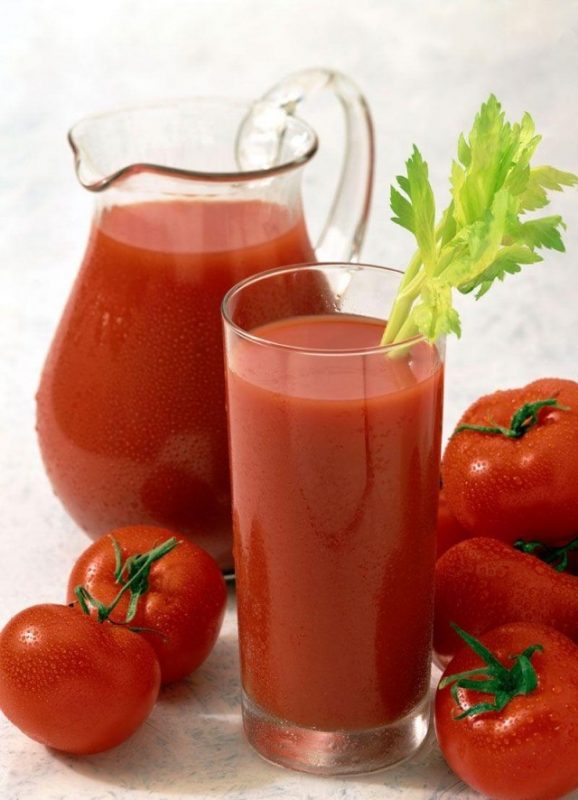 uống nước cà chua giải rượu nhanh cải thiện thị lực